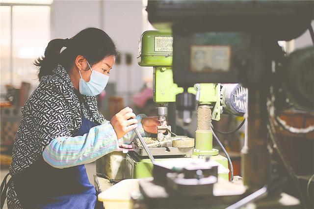 河北武強縣帶動近3000戶脫貧戶穩定增收